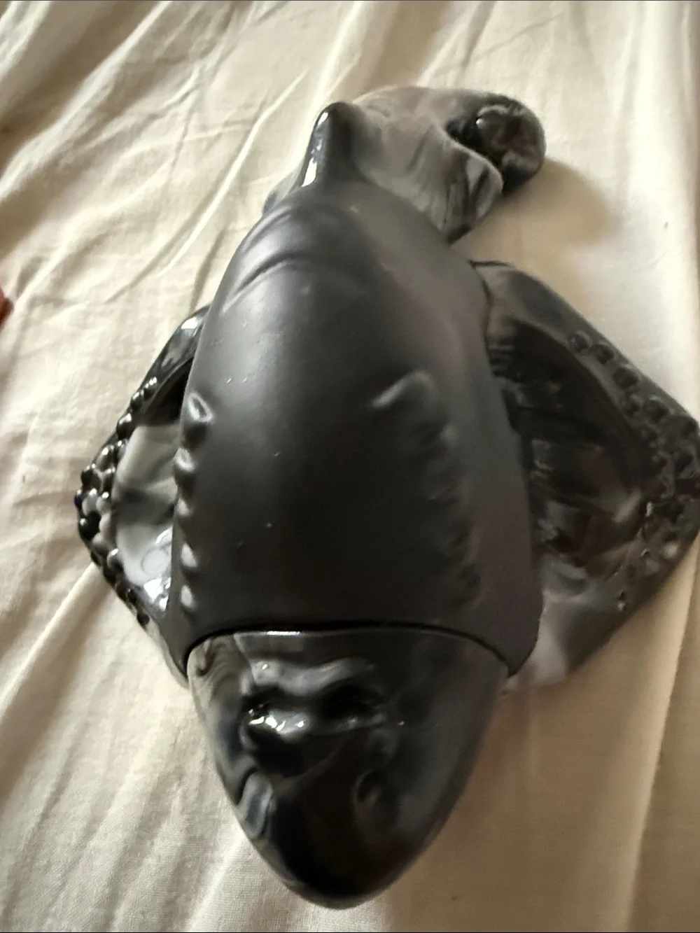Black and White Ceramic Stingray Reptile Habitat Ornament